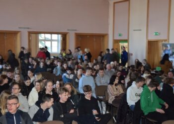 Możliwości kariery w służbach mundurowych
