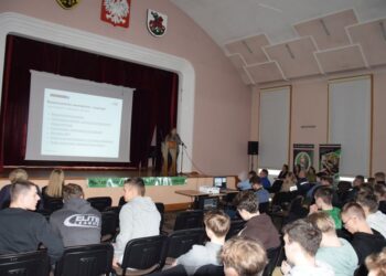 Możliwości kariery w służbach mundurowych