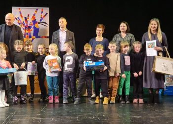 Mali artyści w ekologicznych przedstawieniach