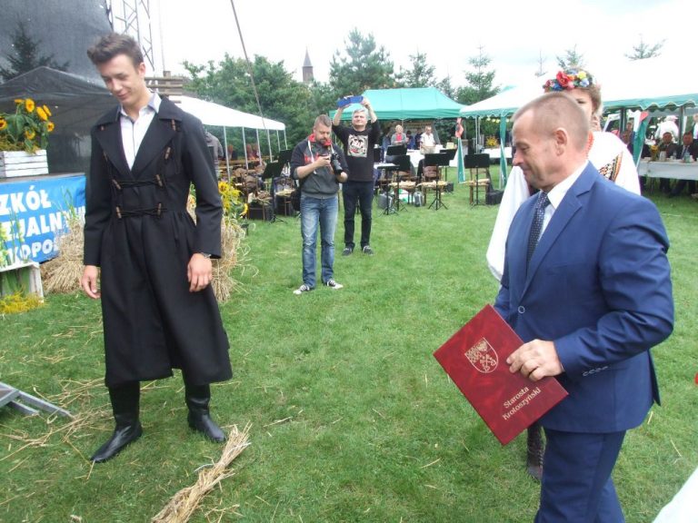 Powiatowe święto plonów w Lutogniewie