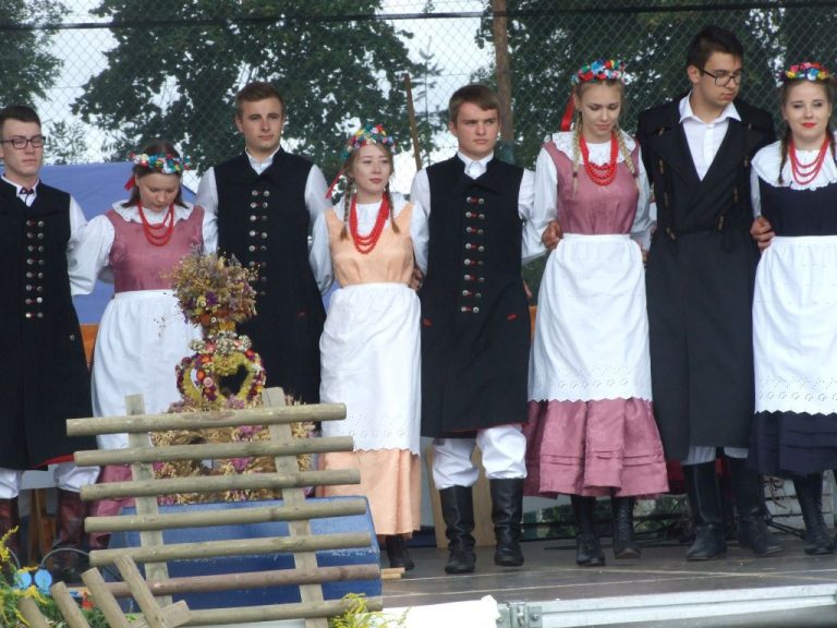 Powiatowe święto plonów w Lutogniewie
