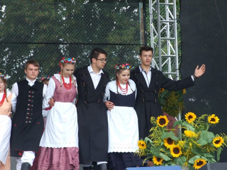 Powiatowe święto plonów w Lutogniewie