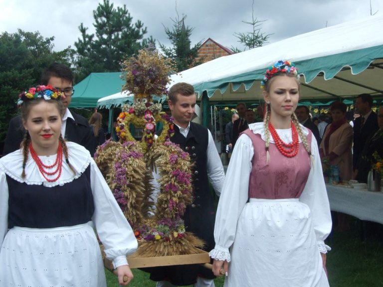 Powiatowe święto plonów w Lutogniewie