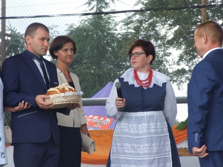 Powiatowe święto plonów w Lutogniewie