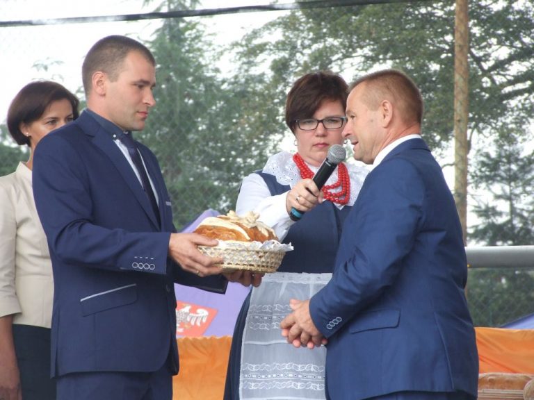 Powiatowe święto plonów w Lutogniewie