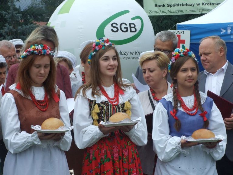 Powiatowe święto plonów w Lutogniewie