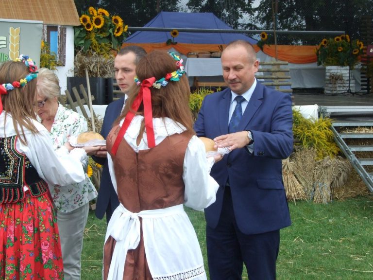 Powiatowe święto plonów w Lutogniewie