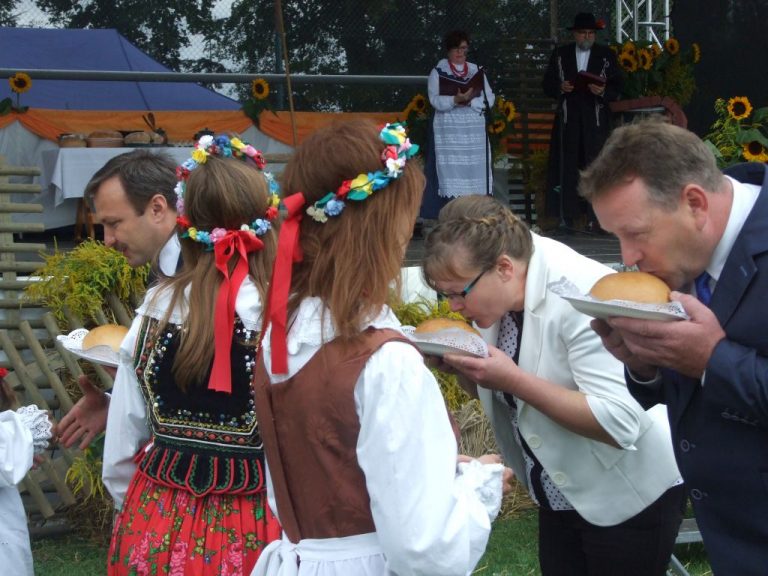 Powiatowe święto plonów w Lutogniewie
