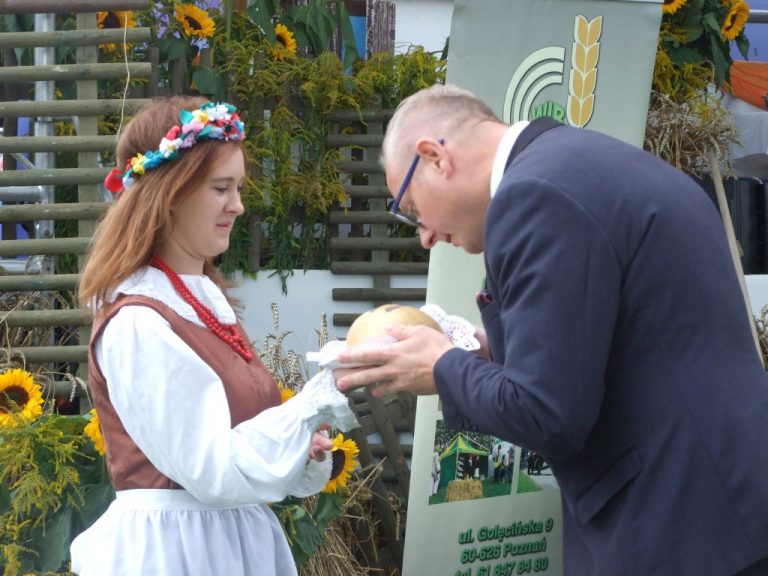 Powiatowe święto plonów w Lutogniewie