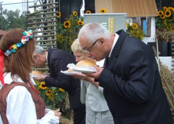 Powiatowe święto plonów w Lutogniewie