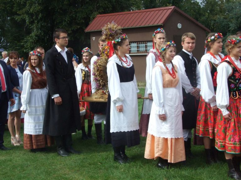 Powiatowe święto plonów w Lutogniewie