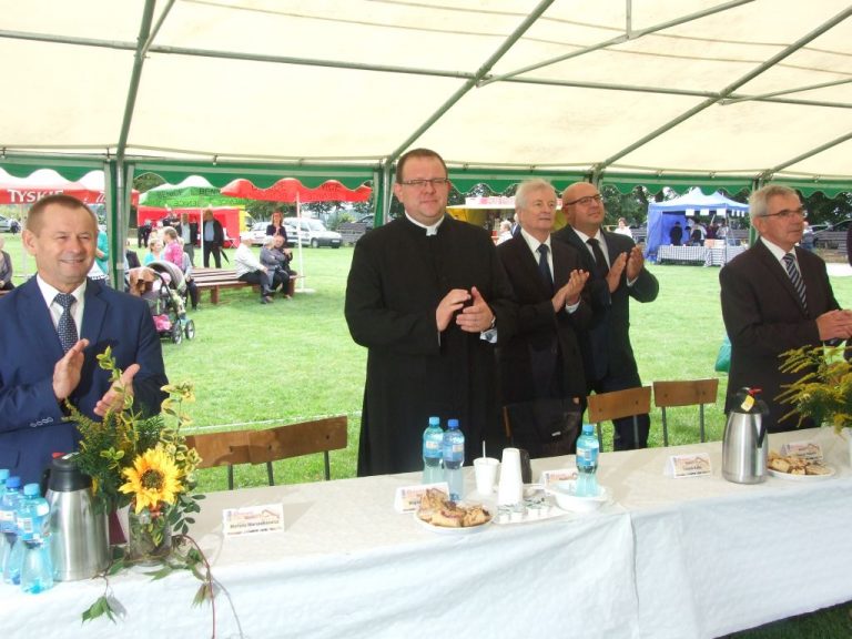 Powiatowe święto plonów w Lutogniewie