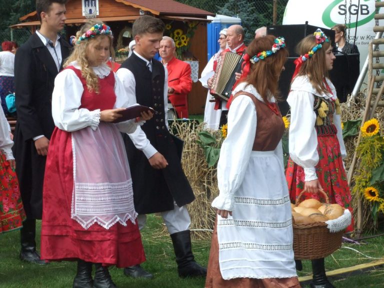 Powiatowe święto plonów w Lutogniewie