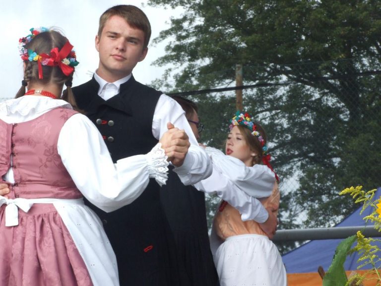 Powiatowe święto plonów w Lutogniewie