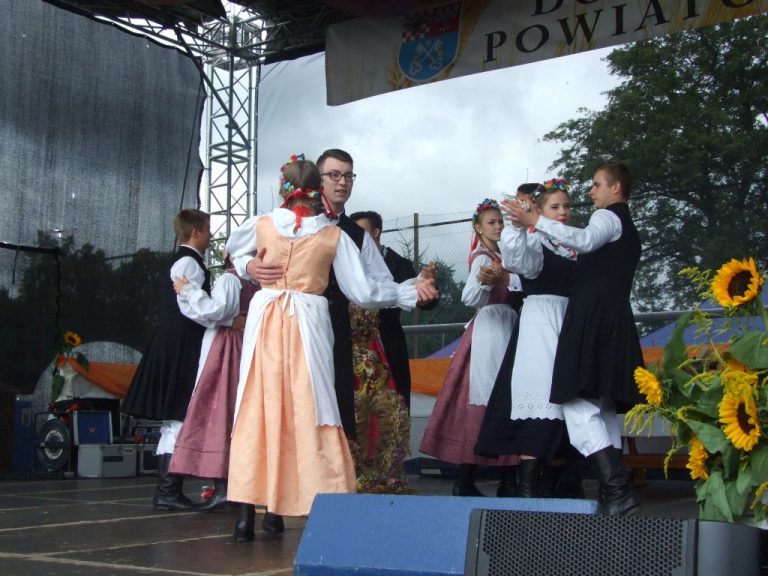 Powiatowe święto plonów w Lutogniewie