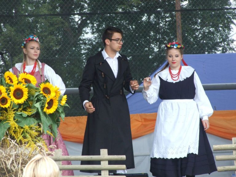 Powiatowe święto plonów w Lutogniewie