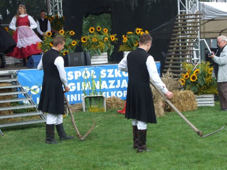 Powiatowe święto plonów w Lutogniewie