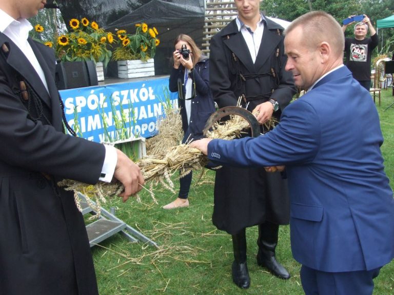 Powiatowe święto plonów w Lutogniewie