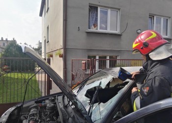 Ogień w samochodzie