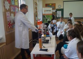 Chemiczne warsztaty w SP Smolice