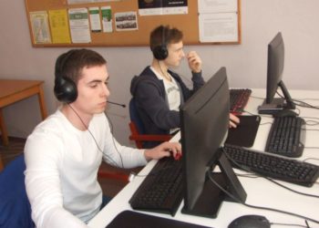 Counter Strike w bibliotece