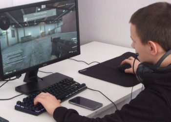 Counter Strike w bibliotece