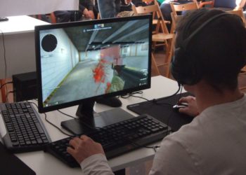 Counter Strike w bibliotece