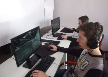 Counter Strike w bibliotece