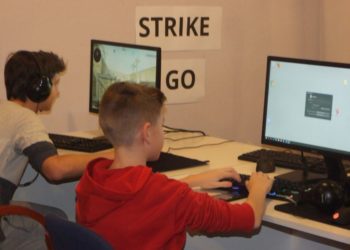 Counter Strike w bibliotece