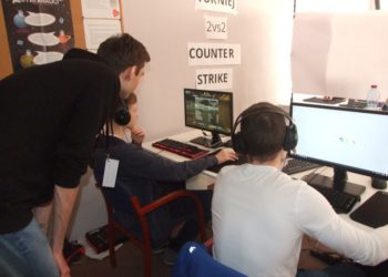 Counter Strike w bibliotece