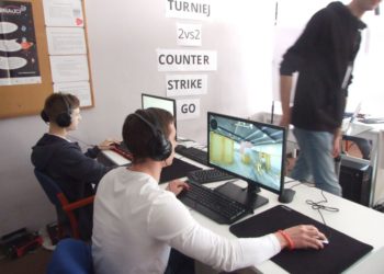 Counter Strike w bibliotece