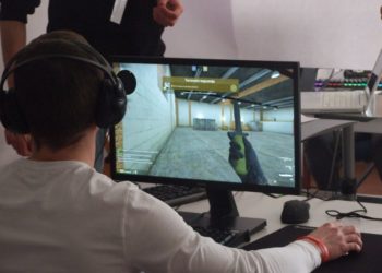 Counter Strike w bibliotece