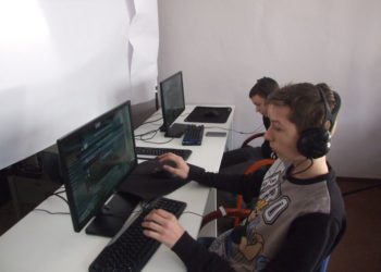 Counter Strike w bibliotece