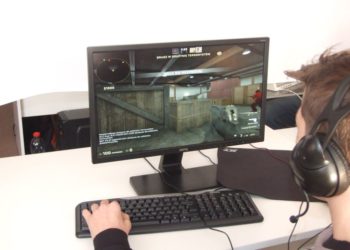 Counter Strike w bibliotece