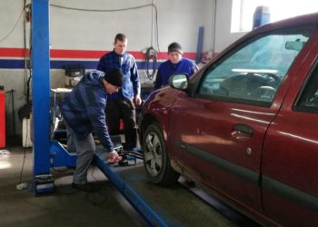 Rywalizowali mechanicy samochodowi