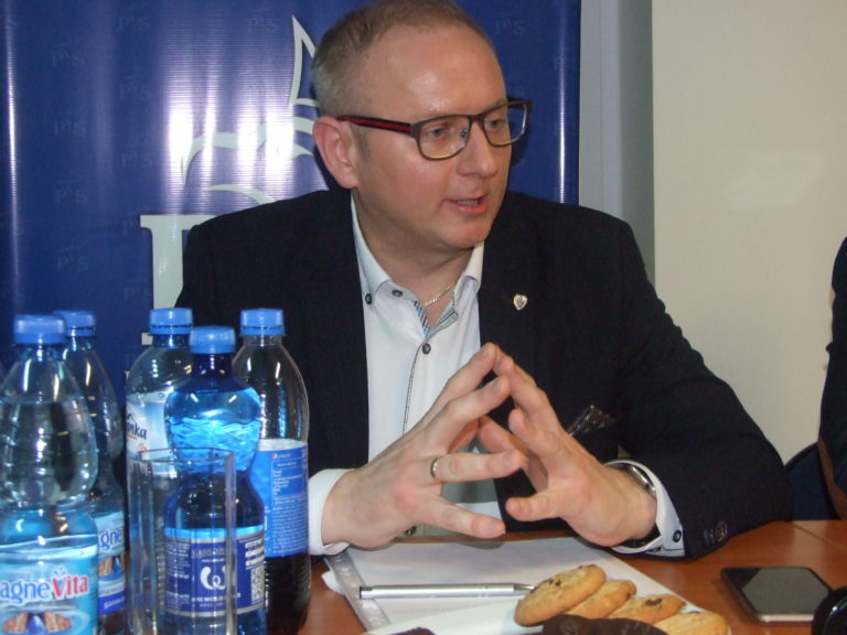 Senator zaniepokojony sprawami lokalnymi
