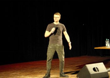 Bóg jest mięsożerny