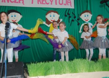 Śpiewają, tańczą, recytują
