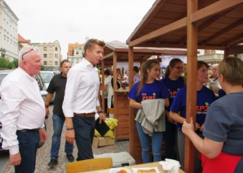 Powiatowe gotowanie z Karolem Okrasą