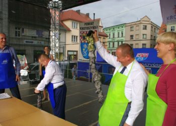 Powiatowe gotowanie z Karolem Okrasą