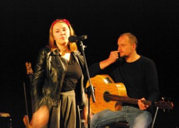 Muzycy pokonali ogień