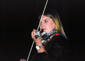 Muzycy pokonali ogień