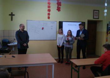 100 lekcji o atomie