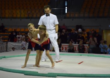 Przedszkolaki na dohyo