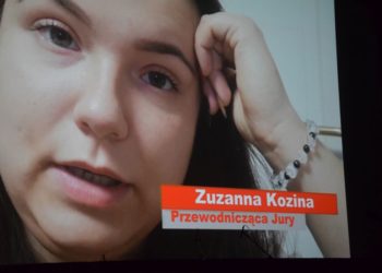 Dzieci recytują patriotyczne wiersze