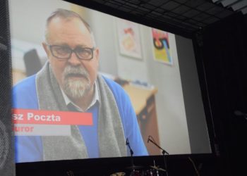 Dzieci recytują patriotyczne wiersze