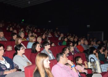 Dzieci recytują patriotyczne wiersze