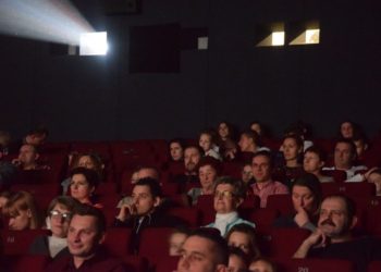 Dzieci recytują patriotyczne wiersze