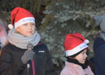 Mikołajki na rozświetlonym rynku