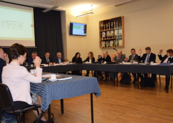 Setna rocznica i wyborcze emocje